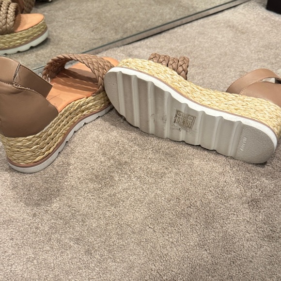 Braided Tan Platform Sandals - Picture 3 of 3